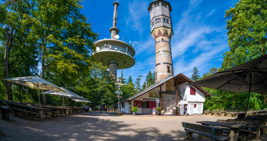 Duensberg Raststätte im Sommer